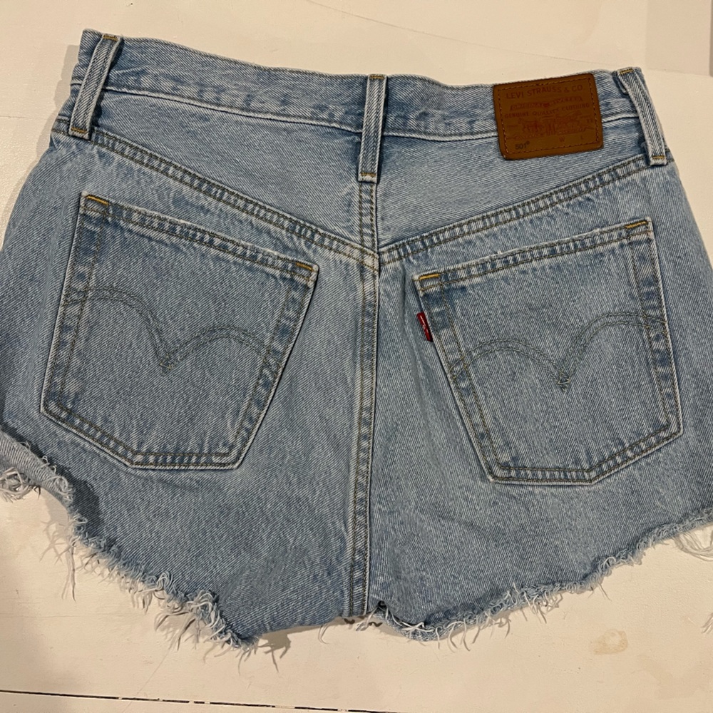 Women’s Levi Shot size 28